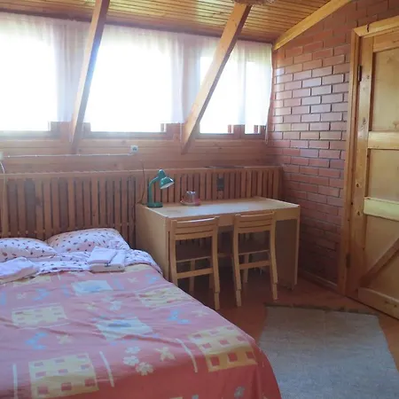 Kivi Turismitalu Külalistemaja Vardi